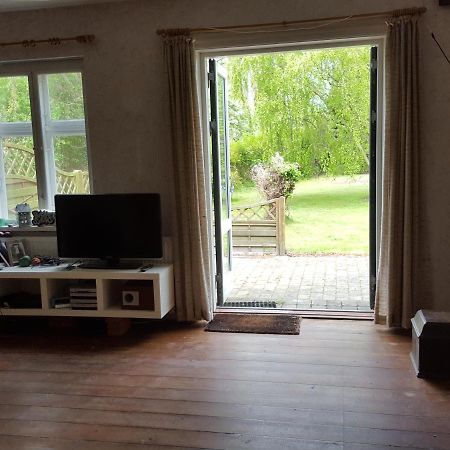 Cosy Farmhouse Single Bedroom Стеге Экстерьер фото